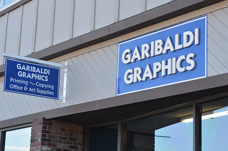 Downtown Squamish Business Improvement Association. Garibaldi Graphics