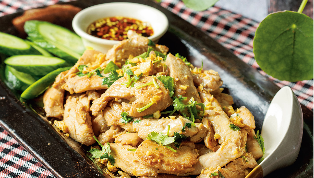 Pailin Chongchitnant's Garlic Pepper Chicken_photo by Janis Nicolay